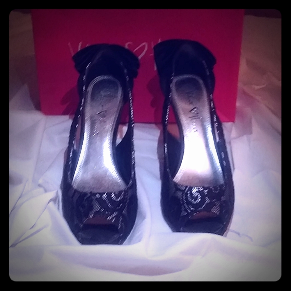 Black velvet heart